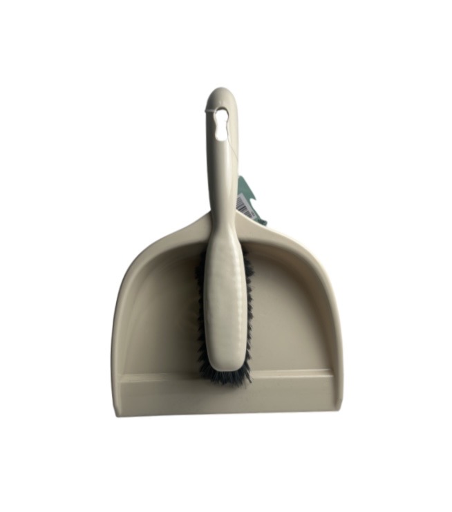1.99 BRUSH AND DUSTPAN