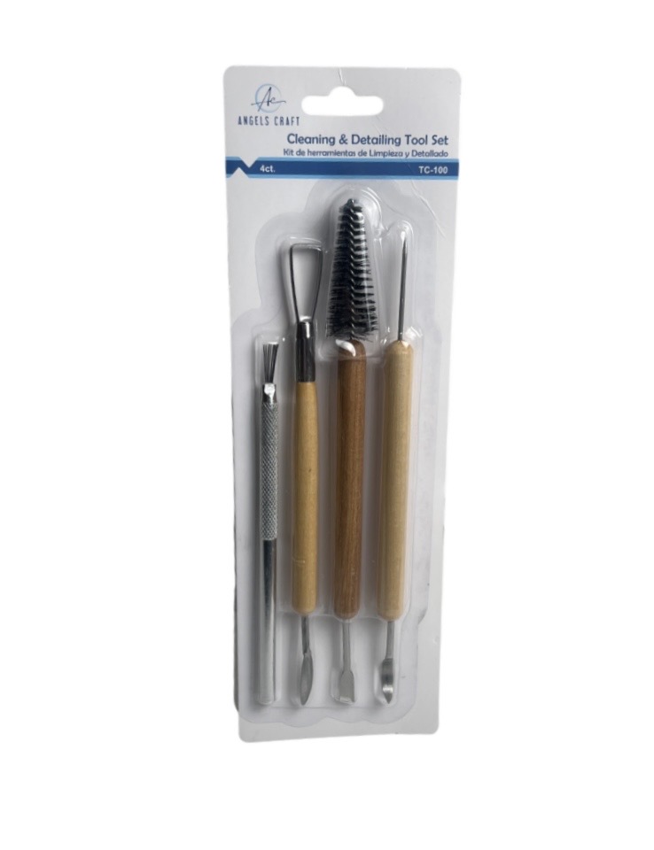 4.99 CLEANING AND DETAILING TOOL SET 