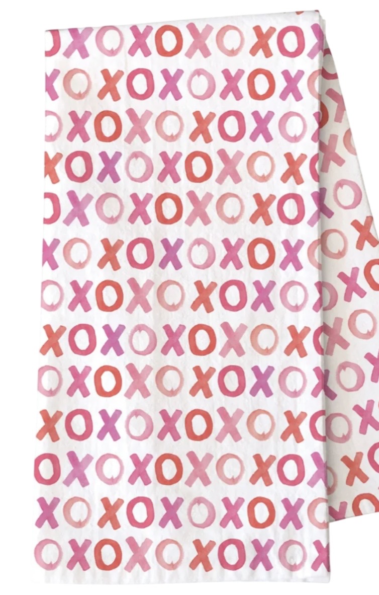 1.99 VALENTINES DAY TABLE COVER 52 X 70 INCH