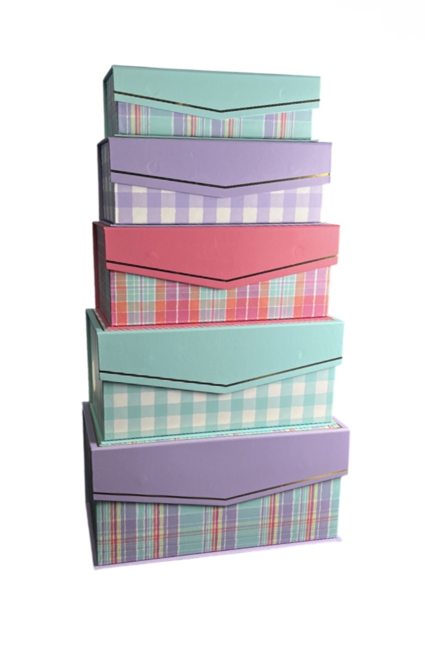 NESTED GIFT BOXES 
