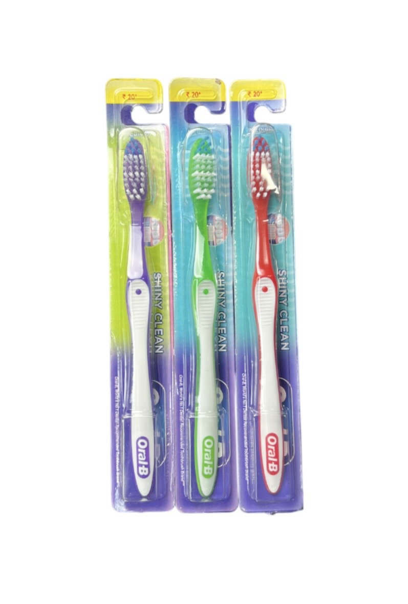 ORAL B TOOTHBRUSH 