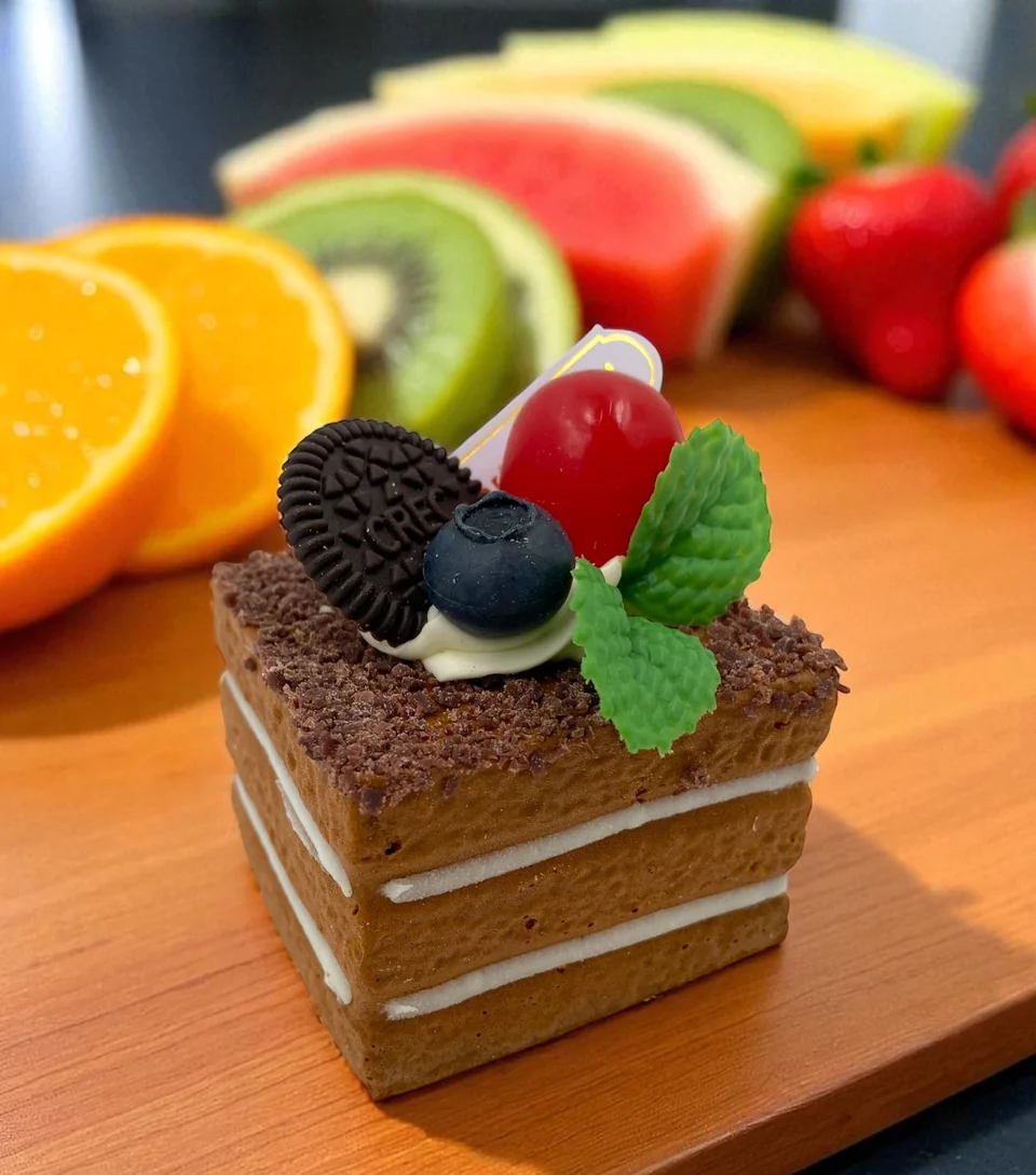 1.99 MAGNET CAKE DÉCOR
